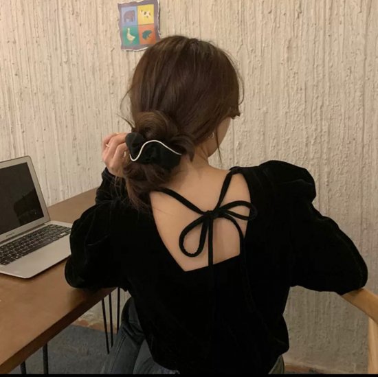 【取寄】プルオーバー レディース 長袖 バックリボン シンプル ブラック 春 新作 セクシー レトロ 大人 シンプルトップス リボン 大人可愛い カジュアルスタイル トップス 冬 秋 やわらか