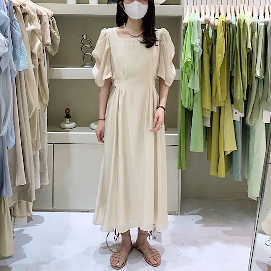 乐天商城 - 【取寄】結婚式ドレス スクエアネック パフスリーブ シンプル 無地 スリム 発表会 演奏会 レディース 結婚式 ステージ衣装 半袖 ロング丈 エレガント ウエディングドレス カラードレス 質素