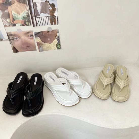 乐天商城 - 【取寄】ビーチサンダル サンダル ボリューム 厚底 プラットフォーム トング ミュール レディース 大人 カジュアル おしゃれ シンプル 履きやすい 歩きやすい 楽ちん 大きいサイズ ビーサン スリッパ つっかけ 春 夏 海 リゾート 旅行 韓国 ブラック 全3色 22.5cm〜24.5cm