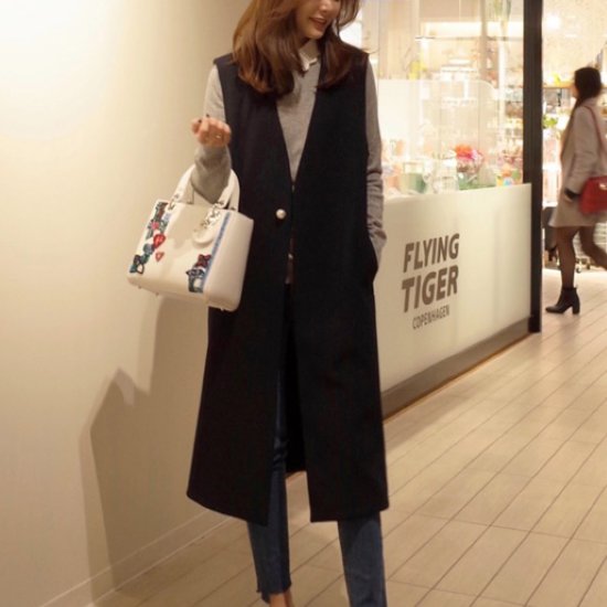 【取寄】ロングベスト レディース ジレ ロング丈 羽織 ノースリーブ 重ね着 Vネック 黒 ブラック シンプル 無地 カジュアル お出かけ おしゃれ きれいめ エレガント ポケット ロングベスト 女性 ジレ