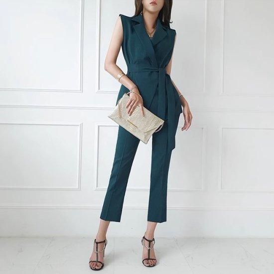 【取寄】セットアップ レディース パンツスーツ ノースリーブ ベスト ジレ クロップドパンツ センタープレス 上下セット スリム ウエストリボン 結婚式 二次会 披露宴 パーティー オフィス きれいめ