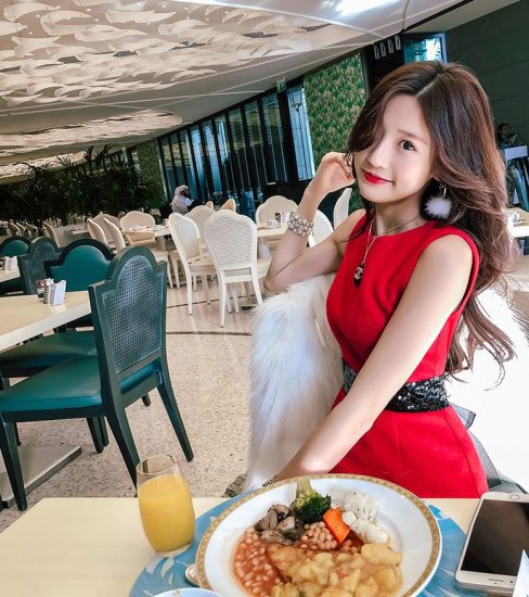 【取寄】オルチャン プチプラパーティードレス セクシー キャバ嬢 発表会 フォーマル 大きいサイズ 可愛い ラウンドネック ノースリーブ オープンバック ミディアム丈スカート