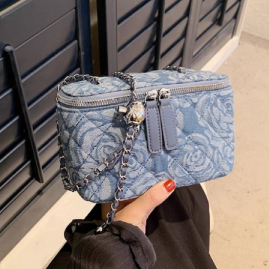 【取寄】ショルダーバッグ レディース バッグ 鞄 かばん ハンドバッグ フラワー 花柄 バラ コンパクトバッグ キルティング 肩掛けバッグ 斜め掛けバッグ ジッパー チェーンストラップ カジュアル お出かけ