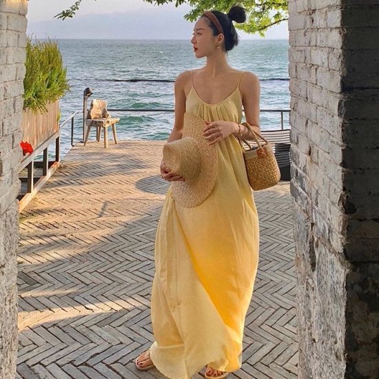 【取寄】キャミソールワンピース レディース サマードレス 背中あき ノースリーブ ロングワンピース Aライン サスペンダー ロング丈 マキシ丈 ビーチドレス バックオープン リゾート バカンス おしゃれ