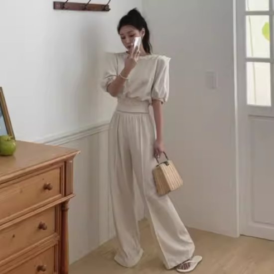 【取寄】スウェットセットアップ レディース 上下セット 2点セット ツーピース トップス トレーナー クロップド丈 パフスリーブ ボトムス 長ズボン ハイウエスト ワイドパンツ カジュアル スポーティー