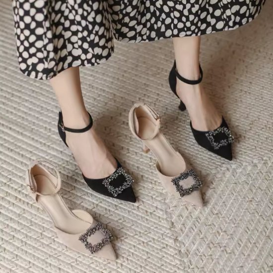 【取寄】ストラップパンプス レディース ビジュー バックル ポインテッドトゥ ハイヒール 選べるヒール..