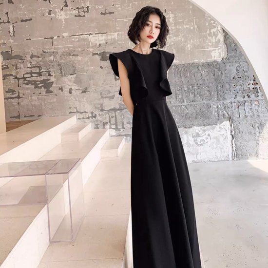 【取寄】パーティードレス レディース フリル ロングドレス ノースリーブ フレンチスリーブ Aライン ラウンドネック 黒 カットワーク エレガント 上品 結婚式 演奏会 披露宴 謝恩会 イブニング おしゃれ