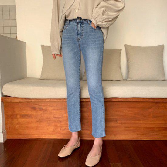 Cropped Pants - 【取寄】ストレートジーンズ デニムパンツ ストレートデニム 大きいサイズ 体形カバー レディース オールシーズン 新作 ハイウエスト スリムフィット 切りっぱなし 八分丈 九分丈 細身 スリム 切りっぱなし 定番 カジュアル ライトブルー ブラック 25 26 27 28 29 30 31