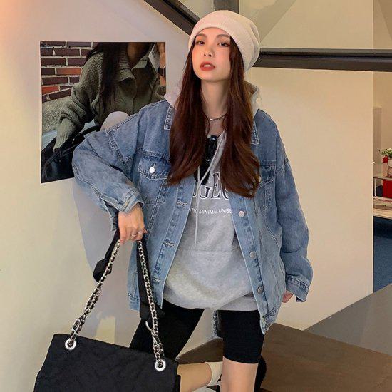 Rakuten - 【取寄】ジャケット デニムジャケット ブルゾン ゆったりサイズ 体形カバー レディース 春秋冬服 新作 カラバリ2色 デニム アウター ストリート アメカジ 長袖 ポケット メンズライク オーバーサイズ カジュアル オルチャン ラフ トレンド 定番 ブルー ブラック ワンサイズ