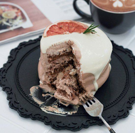 【取寄】お皿 おしゃれ 可愛い 北欧 収納 プレゼント 小物置き プレート キッチントレー カフェ シンプル お洒落 インテリア おうち時間 ギフト 贈り物 黒 ブラック ホワイト グリーン ネイビー クリア カラバリ 25cm 一人暮らし 新生活 おうちごはん 洋食器 大皿 パーティ [2]