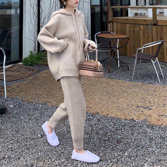 【取寄】セットアップ レディース 秋冬 きれいめ 冬 ツーピース 新作 長袖 長ズボン トップス パンツ ゆったりシルエット カジュアルスタイル シンプル 無地 デイリー お出かけ フード付き お出掛け ゆったり感 お家時間 大人 S M L カラバリ 3色 ブラック グレー カーキ