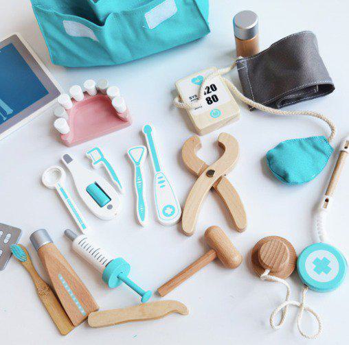 【取寄】おままごとセット 木製 お医者さんセット おままごと 注射 ままごとセット おままごと 木のおままごとセット 木製 聴診器 医者 お医者さんごっこ おう...