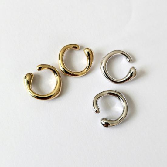 Gold - 【取寄】イヤリング 女性 男性 大ぶり ノンホール メンズ イヤーカフ 金属アレルギー レディース クロス 変形 ユニセックス 男女共用 個性的 はさむ 痛くない キャッチレス フェイクピアス おしゃれ 大人 可愛い かっこいい クール シック スタイリッシュ シンプル ゴールド