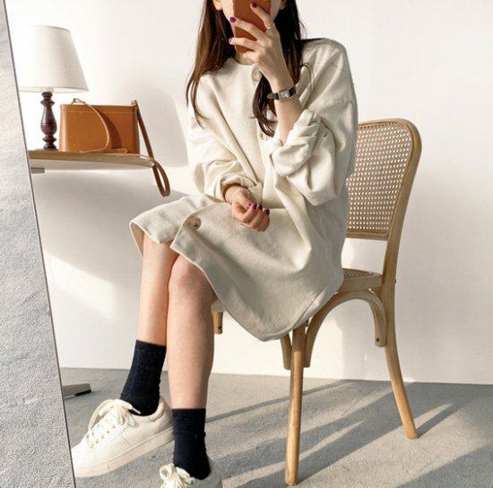 【取寄】ミニワンピース ミニ ワンピース ボリュームスリーブ 体型カバー ミニワンピ ゆったり 秋冬 冬スペシャルセール 可愛い おしゃれ お出かけ デート ディナー デイリー シンプル 無地 きれいめ 高見え 高級感 カジュアル ドロップショルダー 大人女子 ボタンデザイン