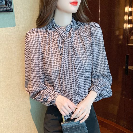 Rakuten - 【取寄】シフォンブラウス レディース トップス ブラウス ボウタイ リボンタイ 千鳥格子柄 上品 レトロ 大人っぽい 長袖 きれいめ エレガント お出かけ おしゃれ オフィス 通勤 OL 女性 ファッション