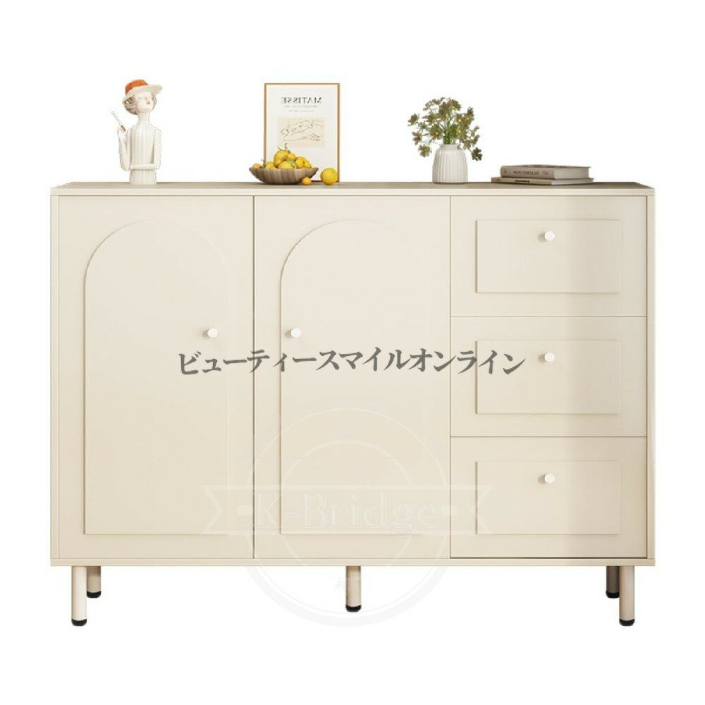 【商品名】キャビネット サイドボード 収納チェスト 扉付きスリム設計 大容量収納棚 幅120cm 高さ95cm 奥行34cm コンパクト省スペース リビング ダイニング 玄関 洗面所 多用途 衣類 洋服 本 食品 収納箪笥 組立簡単 北欧風 おしゃれ 家庭用 プロ【価格】42100円【商品説明】【商品名】キャビネット サイドボード チェスト 扉付き 収納棚 大容量 リビング収納 コンパクト 引き出し 洋服 スリム タンス 収納 箪笥 家庭用 おしゃれ 食品棚 下駄箱 本棚 衣類収納 ダイニング/リビング/洗面所収納 玄関収納 組立簡単 (120*34*95cm)【価格】42100円【商品説明】色:ホワイト商品の寸法:38奥行き x 30幅 x 31高さ cm取り付けタイプ:フロアマウント付属コンポーネント:なし梱包サイズ:?48 x 40 x 35 cmサイズ:?120*34*95cm電池使用:?いいえ? 【さまざまなシーンで活躍しますイドボード】間仕切りなどとして、またオフィスや玄関にも最適です。オープン収納スペースと引き出しを備え、使い勝手の良さと見た目の美しさを両立しました 。高さは83cmで、天板にディスプレイしても圧迫感を感じさせません。またお茶やコーヒーをいれる作業台としてもお使いいただけます。? 【大容量収納スペース】：天板は幅120cmと広々、TV台として使用したり、大きめのインテリア雑貨などもディスプレイできます。またお茶やコーヒーをいれる作業台としてもお使【商品名】キャビネット サイドボード 収納チェスト 扉付きスリム設計 大容量収納棚 幅120cm 高さ95cm 奥行34cm コンパクト省スペース リビング ダイニング 玄関 洗面所 多用途 衣類 洋服 本 食品 収納箪笥 組立簡単 北欧風 おしゃれ 家庭用 プロ【価格】42100円【商品説明】【商品名】キャビネット サイドボード チェスト 扉付き 収納棚 大容量 リビング収納 コンパクト 引き出し 洋服 スリム タンス 収納 箪笥 家庭用 おしゃれ 食品棚 下駄箱 本棚 衣類収納 ダイニング/リビング/洗面所収納 玄関収納 組立簡単 (120*34*95cm)【価格】42100円【商品説明】色:ホワイト商品の寸法:38奥行き x 30幅 x 31高さ cm取り付けタイプ:フロアマウント付属コンポーネント:なし梱包サイズ:?48 x 40 x 35 cmサイズ:?120*34*95cm電池使用:?いいえ? 【さまざまなシーンで活躍しますイドボード】間仕切りなどとして、またオフィスや玄関にも最適です。オープン収納スペースと引き出しを備え、使い勝手の良さと見た目の美しさを両立しました 。高さは83cmで、天板にディスプレイしても圧迫感を感じさせません。またお茶やコーヒーをいれる作業台としてもお使いいただけます。? 【大容量収納スペース】：天板は幅120cmと広々、TV台として使用したり、大きめのインテリア雑貨などもディスプレイできます。またお茶やコーヒーをいれる作業台としてもお使