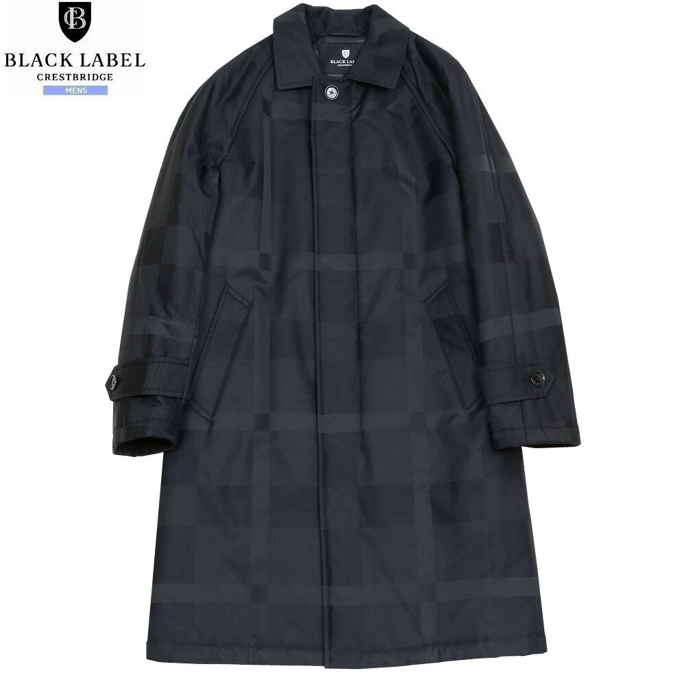 商品名 シャドーチェック パデッド ステンカラーコートブランドBLACK LABEL CRESTBRIDGE生産国中国サイズ表記サイズーM(胸囲86〜94 身長165〜175) 着丈99cm　胸囲114cm　裄丈85cm 表記サイズーL(胸囲90〜98 身長170〜180) 着丈102cm　胸囲120cm　裄丈87cm ※多少の誤差はご了承下さい。素材表地：綿57%　ポリエステル43% 中わた：ポリエステル100% 裏地：ポリエステルカラーブラック系 【モニターの環境によって色が異なる場合があります】コンディション新品未使用・紙タグあり。 ※保管上の軽度な汚れがある場合はご了承下さい。商品説明ジャカードクレストブリッジチェック素材を用いた中綿入りステンカラーコート。程よくゆったりとしたシルエットでありながらも、中綿の分量を吟味し、ハリのあるしなやかな薄地素材を使用することで、軽量に仕上げ、動きやすさと快適さを両立しています。シンプルで洗練されたデザインは様々なスタイルに合わせやすく、ビジネスシーンにもカジュアルシーンにも対応する万能アイテムです。表地には、クレストブリッジチェックをジャカード織りで表現したオリジナル素材を使用しています。国内屈指の合繊産地「桐生」において、複雑な柄表現を可能とするジャカード織機を用い、繊細な細番手の糸をゆっくりと織り上げることで、立体的な表情と美しい光沢、軽量かつしなやかな素材感を生み出しています。長い生産時間と高い技術を要することでしか表現することが出来ない高級感のある素材です。 メーカー希望小売価格はメーカー商品タグに基づいて掲載しています.