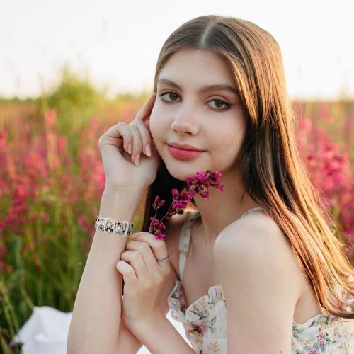 FIDELAのアップルウォッチ バンド シリコン ウゼンカズラ花柄入り エレガント 肌馴染み 42mm 44mm 45mm 46mm 49mm 38mm 40mm 41mm 対応Apple watch Series Ultra 2/Ultra/10/9/8/7/SE2/SE/6/5/4/3/2/1 交換ベルト ユニーク 通気性 柔らかい 人気 メンズ レディース｜アングル2