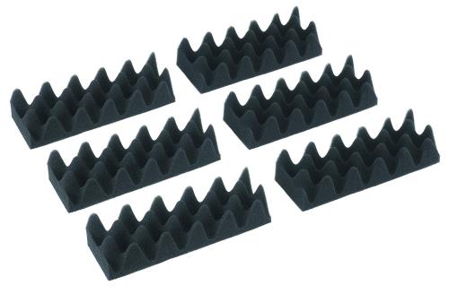 厚さ凹10mm凸45mmの高低差のあるソフトスポンジをドアトリムやピラーカバーに貼り付け不要音を吸音。 強力な粘着剤でしっかり貼り付け、長期間の使用を実現。 材質：ポリエチレンフォーム 質量：約9g/1個 外形寸法：60×200mm厚さ凹10mm、凸45mm