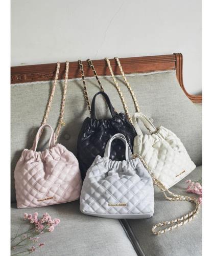 [メゾン ド フルール] アパレル キルティング巾着バッグ レディース ブラック