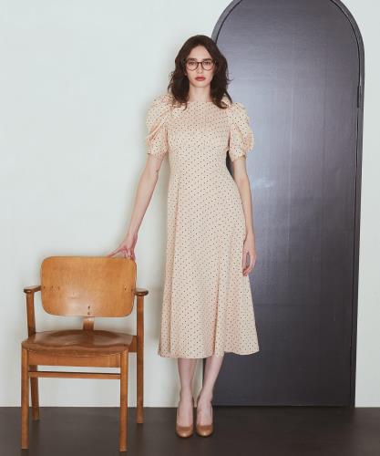 ブラウス レディース フレンチシック オフホワイト ドット柄 半袖 上品 きれいめ デザイン性 ポリエステル ポロ襟 フリル袖 春夏 通勤 オフィス カジュアル