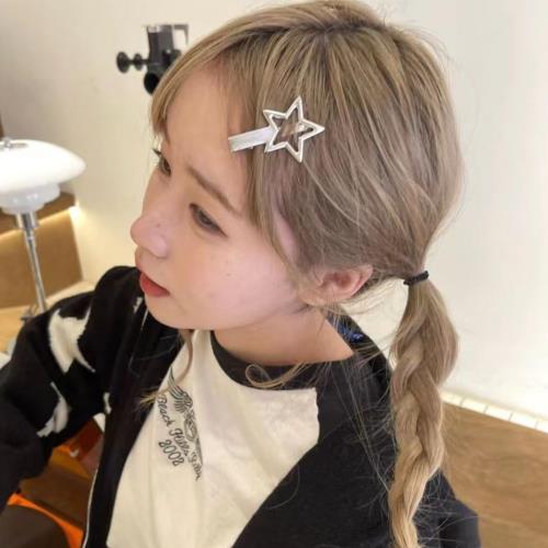 EZ PEACH ヘアクリップ メタル 星 ヘアピン 前髪クリップ ヘアアクセサリー 女の子 髪飾り 可愛い おしゃれ 誕生日 hair clip ヘアピン 大人 ヘアークリップ ヘアくりっぷ 髪どめ クリップ 2個セット (Silver) fidela-10646080 FIDELA サンプル画像3
