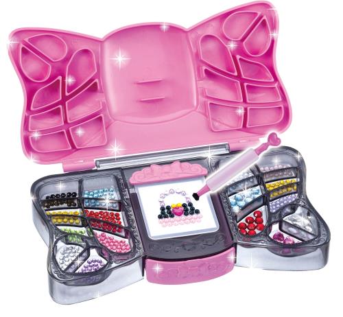 キラキラ☆宝石みたいなシールがカンタンに作れちゃう♥ いろんな種類のシールが入った豪華DX版！ストーンは全15種とボリューム満点♪ ストーンは全15種とボリューム満点♪ シールはなんと1000粒以上！ 内容物●本体●デコペン●転写シート：2...