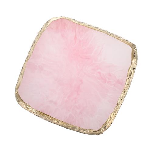カラー：ピンク；素材：レジン；全体サイズ：87 x 87 x 6mm / 3.4 x 3.4 x 0.2（長さ×幅×高さ）；梱包リスト：ネイルアート用パレット1個 特徴：ネイルアートパレットは滑らかで光沢のある仕上がりで、見た目がエレガントであり、余分な製品を簡単に拭き取ったり、使用後にクリーンアップすることができます。コンパクトなサイズと軽量設計により、このネイルパレットは旅行に便利で、バッグや美容キットに簡単に収納でき、外出先でのネイルの仕上げやプロの使用に最適です。ネイルポリッシュパレットは大理石のテ クスチャとエレガントなゴー ルドトリムを組み合わせています。 使用方法：ご希望のネイルアート素材をネイルアートプレートに注ぎ、必要に応じて混ぜたりブレンドしたりし、使用後は石鹸と水またはネイルポリッシュリムーバーでクリーンアップしてください。緻密なカラーパレットの選択により、透明なパターンが引き立ちます。 用途：このネイルポリッシュミキシングプレートは、さまざまなネイルポリッシュの色、ジェル、顔料、ファンデーション、または他のネイルアート素材を混ぜたり表示したりするための実用的で整理された表面を提供します。絵画、ドロー イング、ネイルアートの作成、小さなジュエリーの装填に適しています。 注意：このネイルポリッシュミキシングプレートは、仕上がったネイルアートを表示したり、写真の小道具や装飾として使用することもできます。