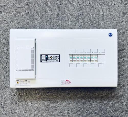 パナソニック(Panasonic) リミッタースペース付 スッキリパネルコンパクト21ヨコ1列露出形8+2 30A BQWB3382