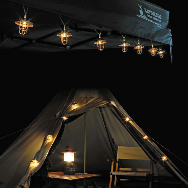 ●8通りの光り方がキャンプサイトを楽しく彩る。 ●暖色LED採用。 ●生活防水。 ●テントの出入口やクイックシェード、インナーテントに。 メーカー品番 UK-4053 LEDデコレーションライト 10灯（ランプ） 商品詳細 ●サイズ(約)/全長3300mm ●重量(約)/230g ●材質/本体・鉄、表面加工：めっき(銅、ニッケル)、電池ボックス：ポリスチレン、コード：銅、塩化ビニール樹脂 ●仕様/光源：チップ型LED(発光ダイオード)10個、電源：DC4.5V単三形乾電池3個使用(別売)連続点灯時間(約)/30時間(アルカリ乾電池使用時) ※使用状況により異なります。 在庫について この商品は、【お取り寄せ】となる場合がございます。在庫が確保された商品ではございませんのでご注意願います。また、メーカー在庫の欠品や廃番でご用意できない場合もございます。確認できしだいメールにてご案内させていただきます。 検索： キャンプ ライト キャンプ ランプ ライト おしゃれ UK-4053 キャプテンスタッグ