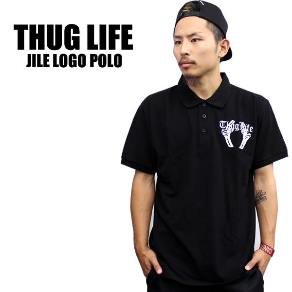 Introduce / 商品説明 THUG LIFE / サグライフ JAIL LOGO 半袖ポロシャツ サグライフから半袖ポロシャツが入荷致しました！ 胸にワンポイントの鉄格子ロゴが入ったシンプルなデザイン。品質に定評あるプロクラブボディーを採用した、動きやすく吸汗性も抜群なストリートポロシャツです。 Brand / ブランド THUG LIFE / サグライフ 2014年に始動を果たしたブランド「THUG LIFE / サグライフ」。タイトルで提唱するTHUG(不屈な精神)LIFE(自分のスタイル)をテーマにしたオリジナル性が魅力のラインです。コラボレーションアイテムやダブルネームアイテムなど話題性に事欠かない！ Item / アイテム 半袖Tシャツ ModelSize / 着用サイズ 身長：172cm 体重：70kg 着用サイズ：Lサイズ Material / 素材 コットン80％ ポリエステル20％ Size / サイズ &nbsp; 胸囲 着丈 肩幅 袖丈 Sサイズ 91cm 69cm 46cm 21cm Mサイズ 96cm 72cm 48cm 23cm Lサイズ 110cm 78cm 54cm 26cm XLサイズ 124cm 80cm 56cm 27cm 2XLサイズ 132cm 84cm 62cm 27cm 3XLサイズ 142cm 90cm 66cm 28cm Comment / コメント Tシャツに比べ襟がある分、大人っぽいスタイルが出来るポロシャツに、これまた味のあるJAILロゴが落としこまれたデザインに一目ぼれ！通常より大きい寸法なので、サイズ表をしっかり見てサイズをお選び下さい。