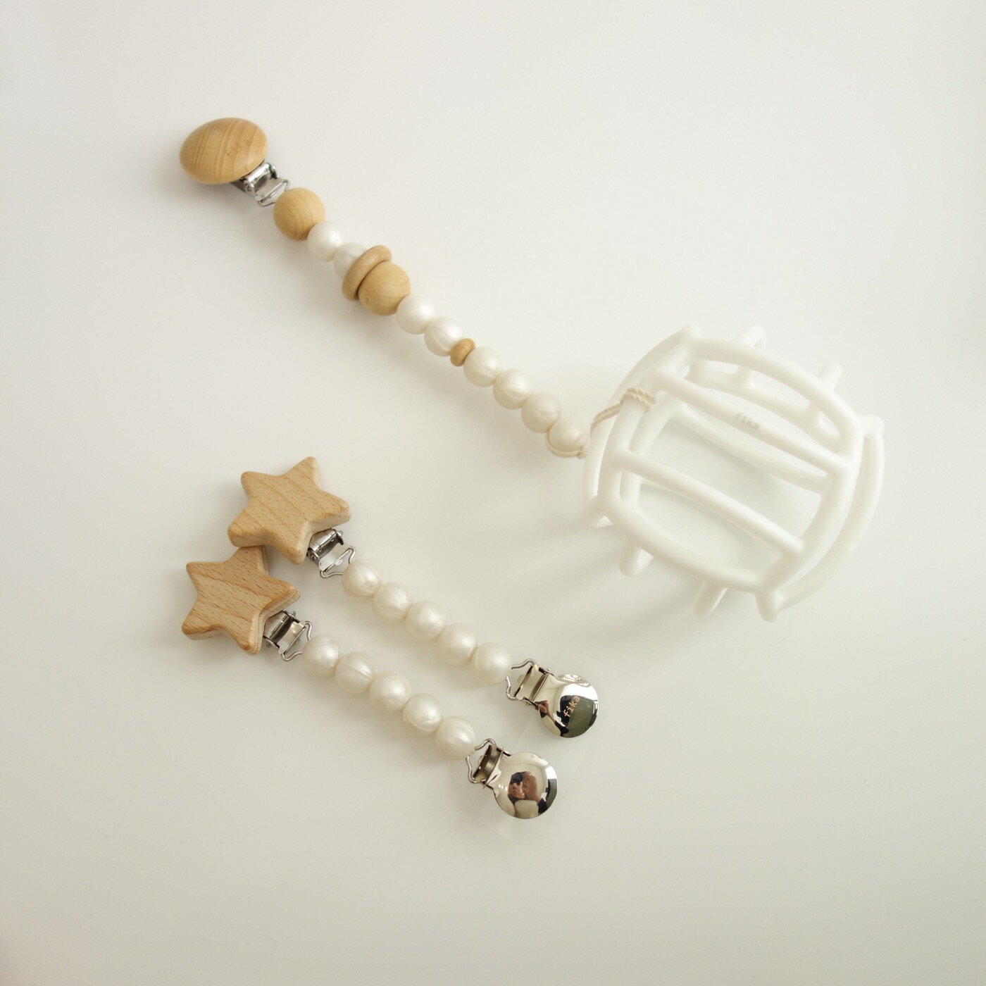 送料無料【GIFT SET 】NEW BORN 出産祝い ギフトセット　ベビーボール　ブランケットクリップ　マルチホルダー　フィーカ 　fikakobe fika 　可愛い ギフト プレゼント 出産準備　ベビーギフト 人気 かわいい 新生児 0歳 1歳 3