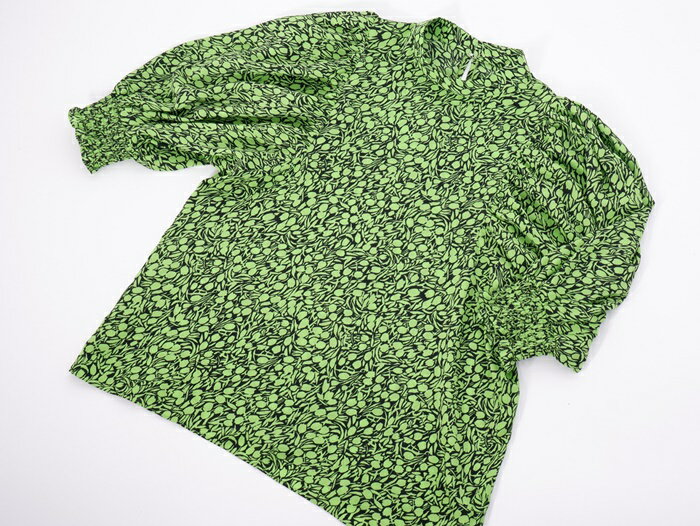 TIARAティアラ 2021SSプチチューリッププリントギャザースリーブブラウス【LTSA65902】【ブラック|グリーン】【フリー】【中古】【沖縄.離島以外 送料無料】【DM220322】