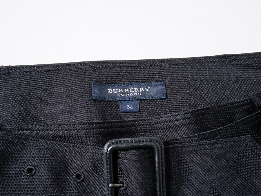 【楽天スーパーSALE期間中ポイント5倍!】BURBERRY LONDONバーバリー ロンドン 日本製 ベルト付き シャドーチェックタックフレアスカート【LSKA76631】【ブラック】【36】【中古】【沖縄.離島以外 送料無料】【DM241218】 filt-10058881 ブランド古着の買取販売 渋谷FILT サンプル画像3