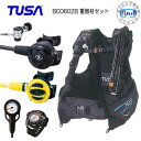 BCD　TUSA　BCJ0602B TUSA　BCJ-0602B サイズ 胸囲 胴囲 S 70-85cm 60-70cm M 80-95cm 65-80cm L 90-105cm 75-90cm &nbsp;XL 100-125cm 85-110cm *耐久性と軽さを備えたメイン生地のCORDURA 500Dナイロン *誰でも簡単にBCJをタンクに固定できるライトタイトバックル *速乾性抜群の薄型ハーネスカバー ・外側：CORDURA 500Dナイロン×ウレタンコーティング, ・内側：420Dナイロン×ウレタンコーティング ・肩・背面下部ダンプバルブ ／ ・付属品：中圧ホース レギュレーター　　TUSA　RS-1103J TUSA　RS-1103 バランスピストン方式を採用したベーシックで 高性能なレギュレーター ・重量：1015g（1st含む） ・カラー：BKのみ ・ファーストステージ（R1100）： ・バランスピストン方式 / HPポート×2、LPポート×4 ・セカンドステージ（S-11） ファーストステージには小型・軽量で高性能なR1100バランスピストン方式を採用 フリーフローコントロールレバーをセカンドステージに装備 オクトパス　　TUSA 　SS20 信頼性に優れたベーシックなオクトパス ・カラー：Y ・重量：365g ・ オクトパス専用ロングホース（長さ84cm） ゲージ　　　TUSA　SCA-150J &nbsp; TUSA　SCA150J リストタイプのダイブコンピュターとコンパスを所持＆使用する ダイバーに最適なシンプルな残圧計 残圧計は、タンク内の空気残量を正確に表示するために高圧用 スパイラル型ブルドン管方式を採用しています。 潜水中、残圧と水深をチェックすることは、安全なダイビングのための基本条件。表示針が50bar(5MPa)以下のレッドゾーン(赤色表示された箇所)に入る前に、浮上する習慣づけが大切です。 ・コンソールカバー寸法：長さ113mm×幅65mm×厚さ32mm ・ 残圧計：スパイラル型ブルドン管タイプ ・ コンソールケース：T.P.E コンパス　　TUSA　SCA160J&nbsp; TUSA　SCA160J ダイビング用コンパス SCA160J 使用しやすい、リストタイプのダイビング用コンパス ・カラー： BK ・寸法： 68mm× 330mm(ベルト込み) ・重量：120g ・コンパス： オイルフィルドタイプ ■ゲージをアクアラングのトラスト2ゲージに変更可能■ TUSA(SCA150J +　SCA160J）より変更可能　　変更時 リストコンパスは付属なし アクアラング　トラスト2 トラスト2ゲージ Trust　2　Gauge（Compass　Type） ●重量：560g ●残圧計：ブルドン管式、最大表示300BBar　蓄光盤面 ●コンパス：円盤回転式、サイド視認可　蓄光盤面 ●ダイヤル径：50mm ご購入後もしっかりケアー＆サポート！ ダイビングの必需品　ダイブコンピュータ　ご一緒にいかがですか？ アクアラング　AQUALUNG 海猿　重機材 ダイビング　TUSA　ツサ　タバタ　スクーバセット格安フルセット　SCUBA　SET　Scubadiving set 男性　女性　メンズ　レディース　 リゾートダイバー bc-0602b rs-0103 sca150 1連　一連　残圧のみ　 2021 03●楽天ランキング入賞● 人気商品 ◆重器材セット 4番◆ BCD■TUSA BCJ0602B■ レギュ■TUSA　RS1103J■ オクトパス■TUSA　SS20■ ゲージ■TUSA　SCA150J■ コンパス■TUSA　SCA160J■ 重器材セット BCD レギュレータ オクトパス ゲージ ダイブコンピュータ 常に、メーカーより最新なものを取り寄せております。 正規ディーラー品になりますので、保証書付き、安心してご注文下さいませ。