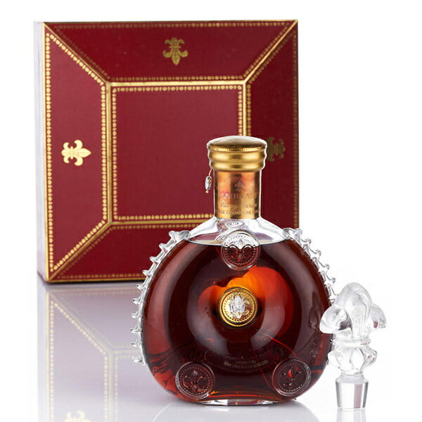 Remy martin louis XIII cognac 1980s / レミー マルタン ルイ13世 コニャック 1980年 . Founded in 1724, Rémy Martin produces exclusively Fine Champagne Cognacs using grapes from only the two premiers crus, Grande Champagne and Petites Champagne, the wine is double distilled on the lees in small stills and aged in small oal casks from the nearby Limousin Forest.A 1980s bottling of Remy Martin's fabulous top cuvee, Louis XIII. Presented in the traditional decanter70cl/40% 1