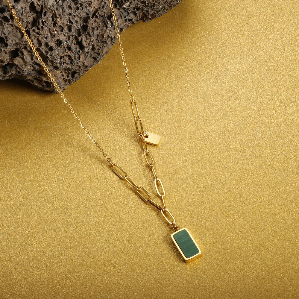 【送料無料】 ペンダント ネックレス 緑 グリーン クリスタル ステンレス スクエア チェーン レディース 四角 スチール ファッション ジュエリー ギフト