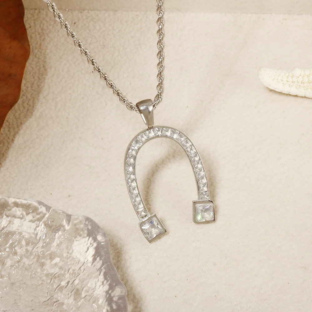 【クーポン利用で5720円】 チョーカー ペンダント ネックレス 動物 アニマル ジルコニア ステンレス ゴ..