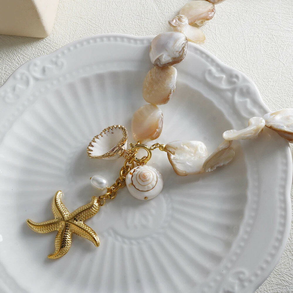 【送料無料】 チョーカー ペンダント ネックレス 動物 アニマル ヒトデ シェル レディース 夏 サマー ビーチ 海洋 オーシャン イレギュラー 貝殻 ガール ボヘミアン シーサイド 休暇 新しい デザイン ジュエリー