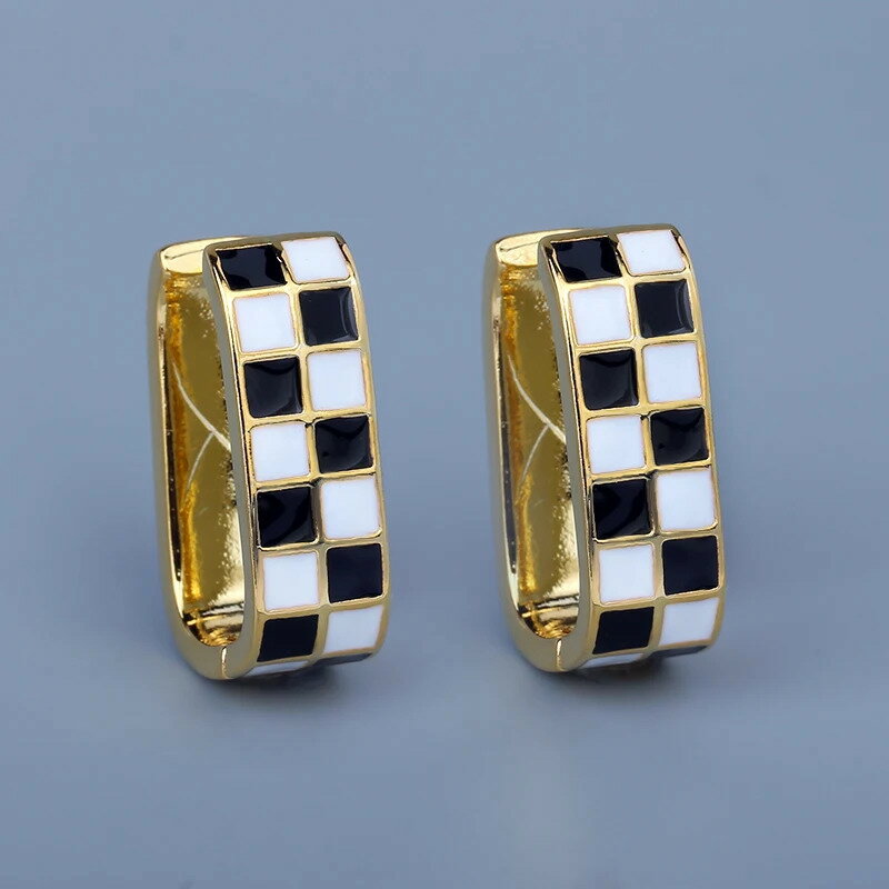 【クーポン利用で5210円】 ピアス 白 ホワイト 黒 ブラック シンプル ボート レディース クラシック 新..