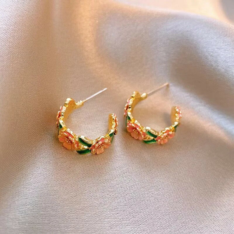 【クーポン利用で3560円】 チャーム ピアス 緑 グリーン 花 フラワー ゴールド ドロップ ピンク メタル..