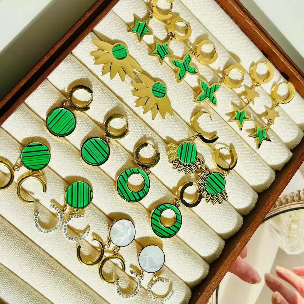 ピアス緑グリーンステンレスゴールド...