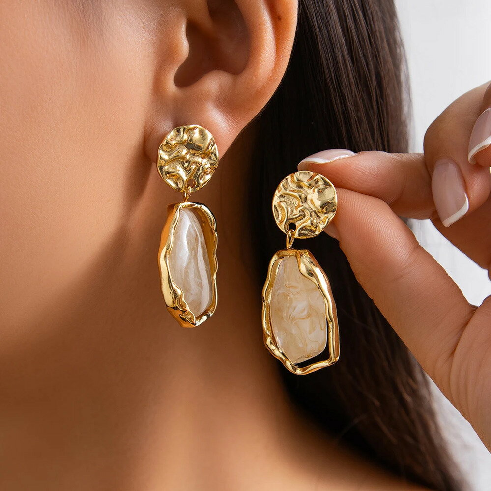 【クーポン利用で3920円】 ピアス ブライダル アクリル ドロップ キング レディース 絶妙 カラフル イレギュラー エレガント ハンギング ウェディング ジュエリー