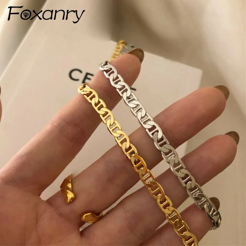 【送料無料】 チョーカー ネックレス レディース ミニマリスト 透かし 幾何学 カップル ファッション パーソナリティ ヒップ ホップ クラシック パーティ ジ...