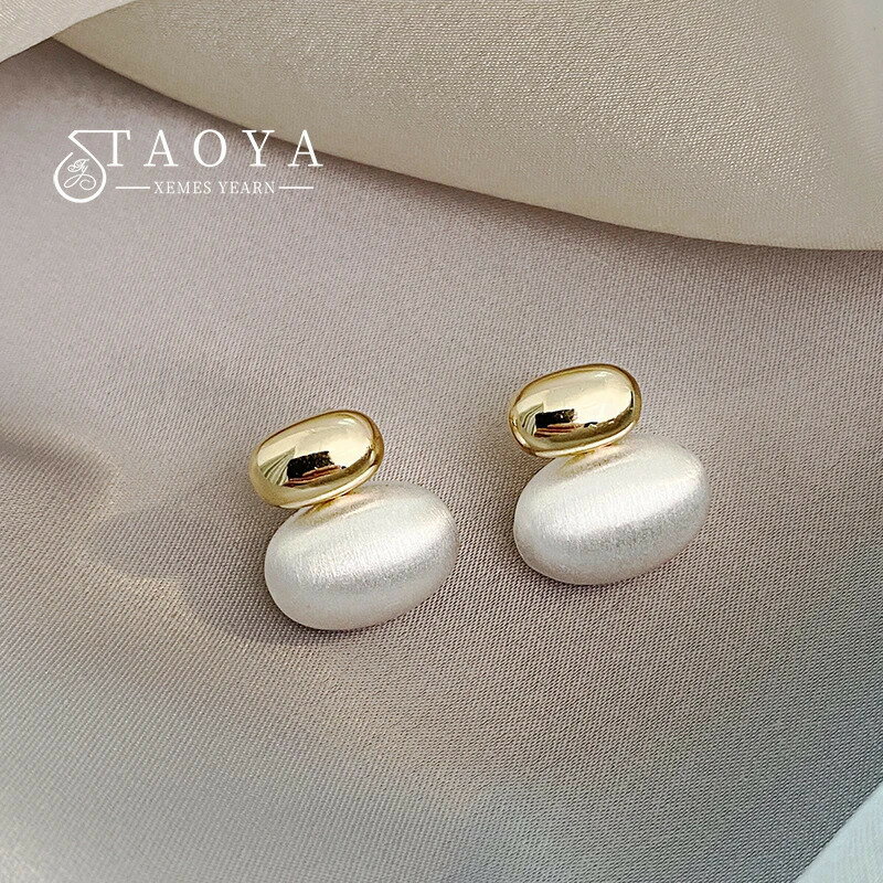 【クーポン利用で2790円】 ペンダント ピアス ゴールド シルバー オバール プラント メタル 植物 レデ..