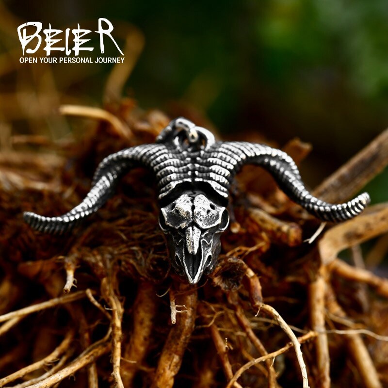 【送料無料】 ペンダント ネックレス 動物 アニマル ステンレス ビンテージ スカル ウシ メンズ 男性 3..