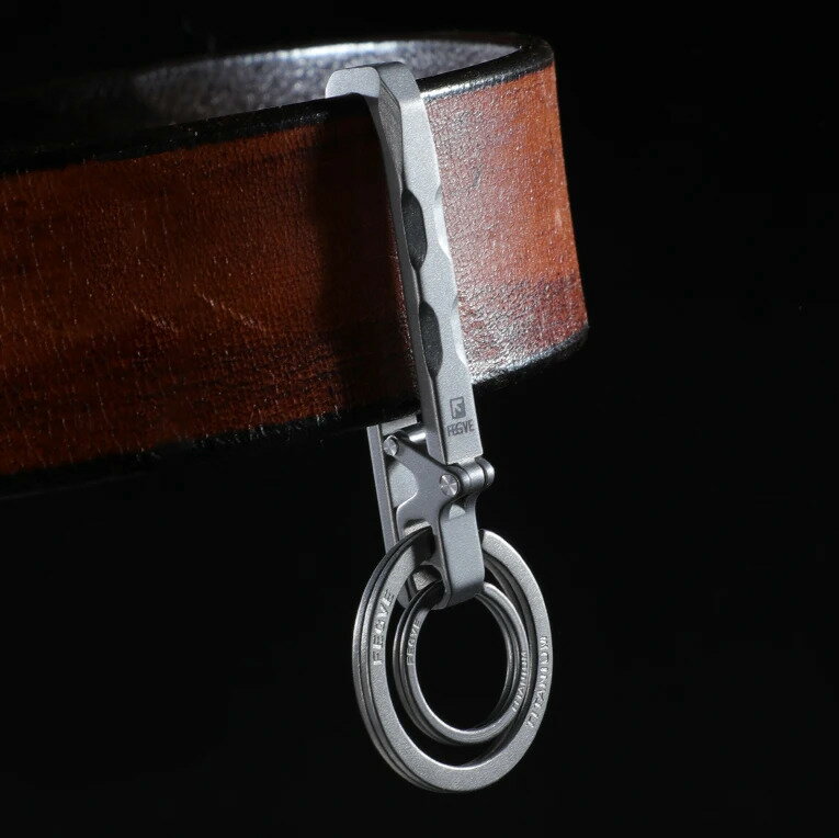 【クーポン利用で10480円】 指輪 リング チェーン キング チタン 車 鍵 メンズ 贅沢 ベルト キー 軽量 ウェスト ハンギング バックル 耐久性 カー ホルダー EDC クイックドロー ギフト