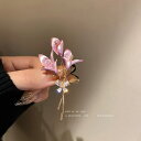 【クーポン利用で3590円】 ブローチ ピンク 花 フラワー ジルコニア レディース 女性 エレガント 花束 透明 クリア ジルコン ボウノット リボン ピン ...