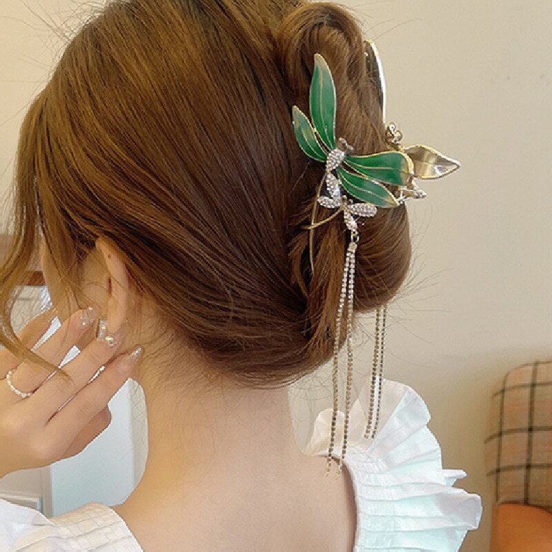 【クーポン利用で2740円】 ヘアークリップ 緑 グリーン トンボ 動物 アニマル 爪 ロング レディース 女性 大きい エナメル 髪 2022 タ..