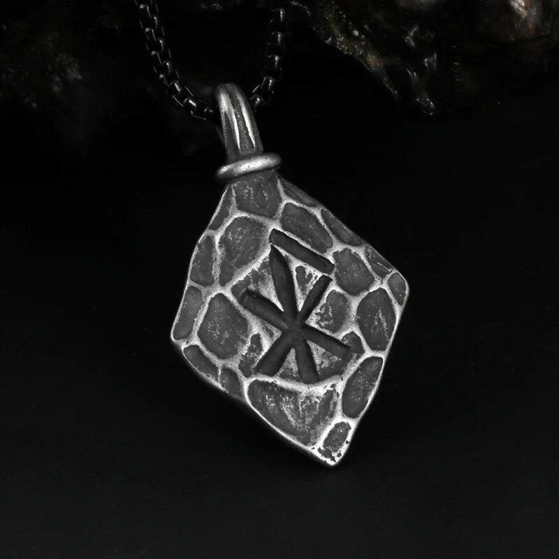 【クーポン利用で4340円】 ペンダント ネックレス ハイキング ステンレス チェーン メンズ ヴェグヴィ..